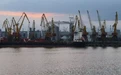 乌克兰称首艘运粮船抵达目的地