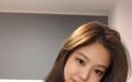 JENNIE演唱会耳返漏电 表演中突然尖叫躲闪