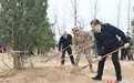倪岳峰在石家庄参加2023年义务植树活动