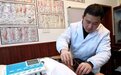 学医从医20多年 他被人称为穿白大褂的活雷锋