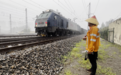 暴雨来袭!1300名铁路工人闻讯而动保障运输畅通