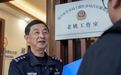 浙江二级英模在退休这天收到一本书 瞬间热泪盈眶
