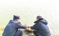 永修一魚塘中發現國家二級保護動物胭脂魚 執法人員將其放歸鄱陽湖