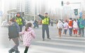 開學首日 江西聯合志愿者組成“護學崗” 護航學生上下學安全