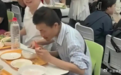 韦东奕食堂就餐遭多人“贴脸拍摄”“围堵跟拍” 官方出手