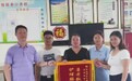 泰和一七旬老人突然倒下 敬老院工作人員跑出生死時速