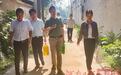 政企愛心“專列”開進(jìn)港區(qū)校園 為學(xué)子送去盛夏清涼