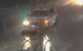暴雨夜，黄山外卖小哥突然半路停车……