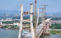 南昌隆兴大桥G33主塔“昌”字装饰件提升到位
