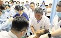 钢管穿胸 男子危在旦夕……