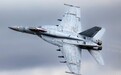 美海军一架F/A-18战机坠毁,飞行员跳伞逃生