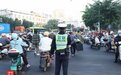 海口公安交警集中开展行人不文明交通行为专项整治行动