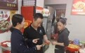 西乡网格员用“敬业福”换取群众“平安福”