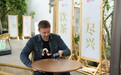 “一部手机游中国”,“五一”入境游移动支付增7成