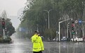 雨来了!武汉一区交警发布辖区雨天出行提示