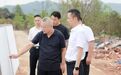 胡小刚在官渡镇督导调度事故善后工作