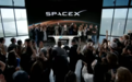 马斯克在得州同步庆贺 SpaceX高管现身纳斯达克敲钟