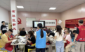 西乡街道桃源社区开展头盔彩绘活动,把安全感画在头上