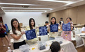 布里生蓝韵 非遗入社区——乐群社区扎染体验活动让千年古艺焕发新生