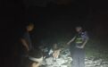 4名游客被困深山 巩义警方深夜紧急救援