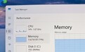 开10个网页就卡!微软8GB版新Surface实测翻车:开机先占一半内存