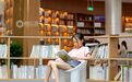 峡江县:图书馆里过暑期(图)