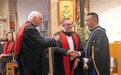 双院士载誉英伦 以文化架通山海——剑桥大学刘伟院士