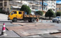 袁州区渥江镇明月北路道路施工铺设临时钢板 车辆经过“哐当哐当”扰民