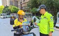 商丘交警走进社区开展交通安全知识宣传活动
