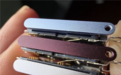 苹果iPhone 18 Pro真机卡托曝光!确认三款配色:银色、天空蓝、深樱桃色