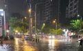 暴雨突袭多地 赣州警方连夜清障、转移群众