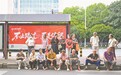 江西“90后”退役军人在医院门口送免费爱心晚餐 温暖求医路(图)
