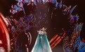 李玉刚大连演唱会跪谢恩师 三十三年师生情催泪全场