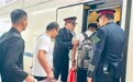 视障旅客组团出行 这场护送接力超暖心