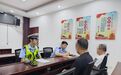 边开车边玩手机,萍乡一大巴车司机被举报