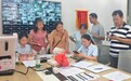 上饶银行于都支行:金融暖企迎中秋 上门办卡解“薪”愁