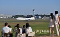 近距离看飞机起降,南昌这个村火了!与机场跑道仅一路之隔