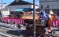 现场画面!日本大阪传统祭典当日发生两次花车侧翻,共造成2人死亡、17