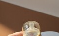 BeBeBus钻光奶瓶怎么样?从含接、流速、回气与分龄使用看设计思路
