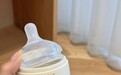 宝宝喝奶总费力?聊聊BeBeBus钻光奶瓶喂养体验