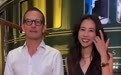 56岁莫文蔚出席活动无美颜滤镜路透,坦言不敢相信明年与老公相识40年