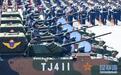纪念抗战胜利70周年大会在京举行 空降兵战车方队接受检阅
