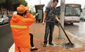 女清洁工捡垃圾被公交撞亡