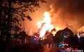 东莞疑似黑油窝点爆炸:火球直冲上天 状如蘑菇云(图)