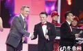 马云变身“邦女郎”“总统”明星齐聚天猫双11狂欢夜