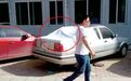郑州:男子凌晨从医院六楼坠落 砸瘪轿车后身亡