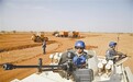 中国维和士兵不慎踩到地雷 战友解救