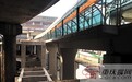 到轨道牛角沱站换乘 很快就不那么打挤了