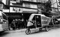 男子花5000元将三轮车改成直升机 要带老婆上天(图)