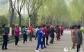 太原:基础设施日趋完善 市民公园晨练忙(组图)
